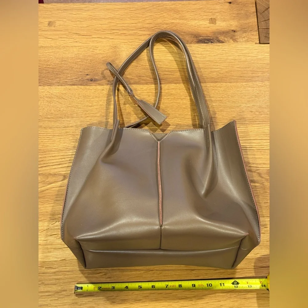 Børn Taupe Leather Tote Bag Structured Shoulder Purse - Picture 3 of 5